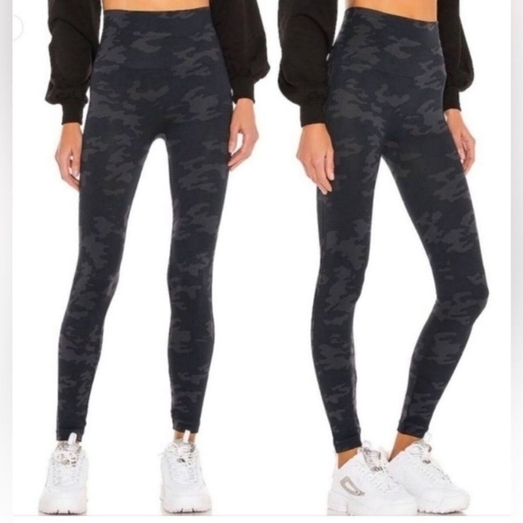 Spanx Blue Camo Knit High Rise Seamless Leggings Size M Shaping - Picture 1 of 10